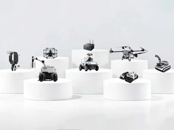 Tianjin Weide Aviation produbljuje suradnju na sceni, slijećući više praktičnih projekata za šasije na gusjenicama/kotačima i robote za penjanje po zidu